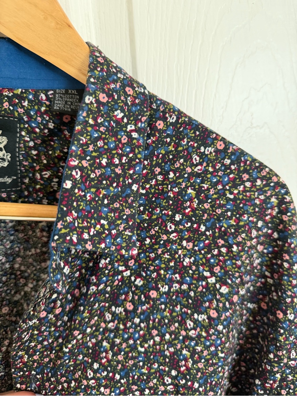 English Laundry Men’s Black Floral Button-Up Shirt